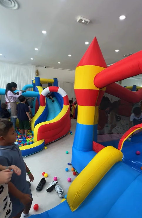 Brinquedos infláveis no Social do Imigrante